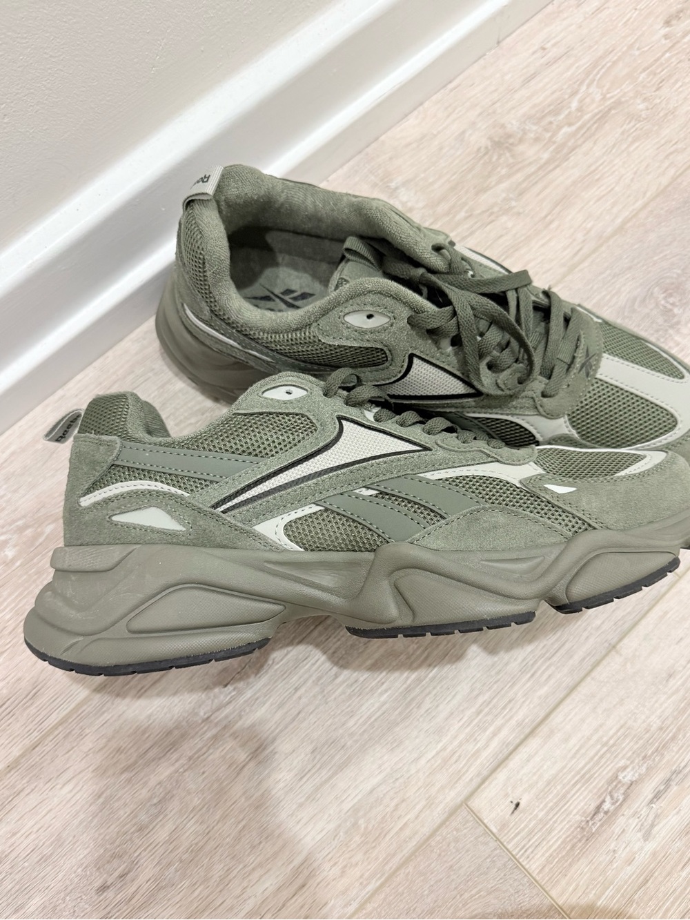 Reebok Men's Olive Green Mesh Suede Sneakers